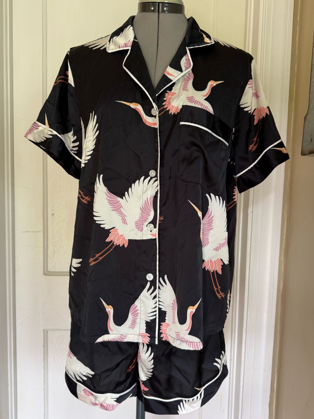 Silky feeling short pajama set